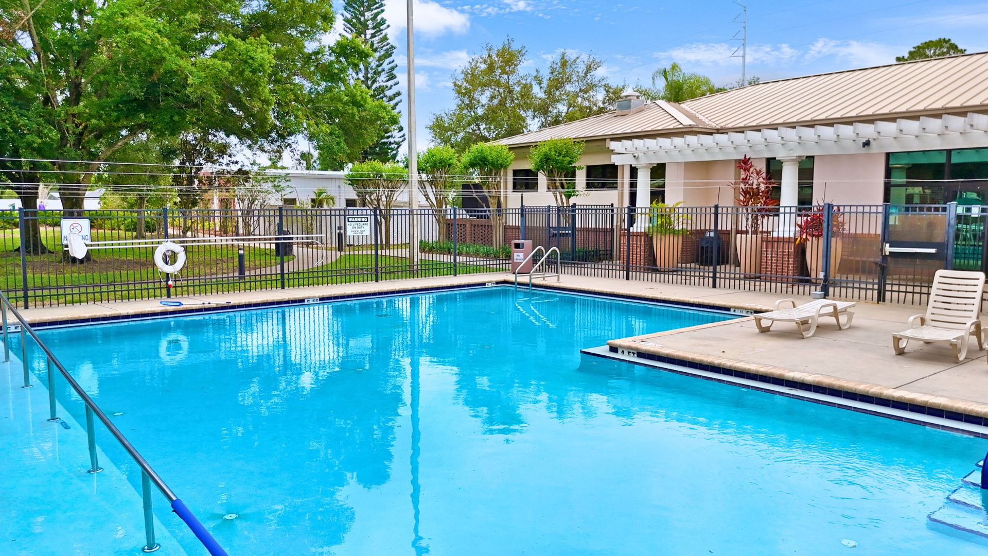 Palm Lake Village Pool(1)